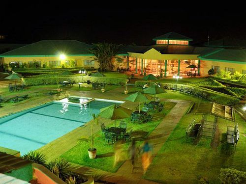 Crossroads Hotel Лилонгве Экстерьер фото