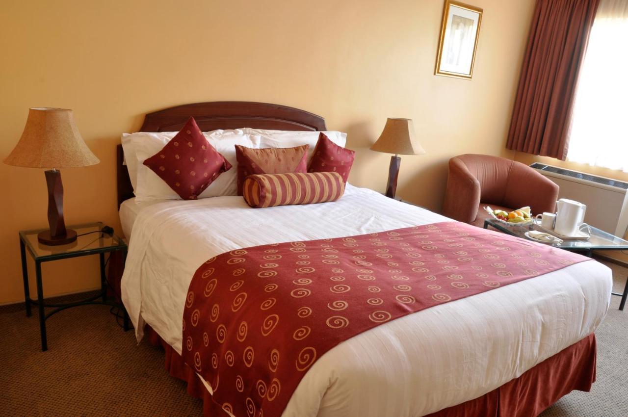 Crossroads Hotel Лилонгве Экстерьер фото