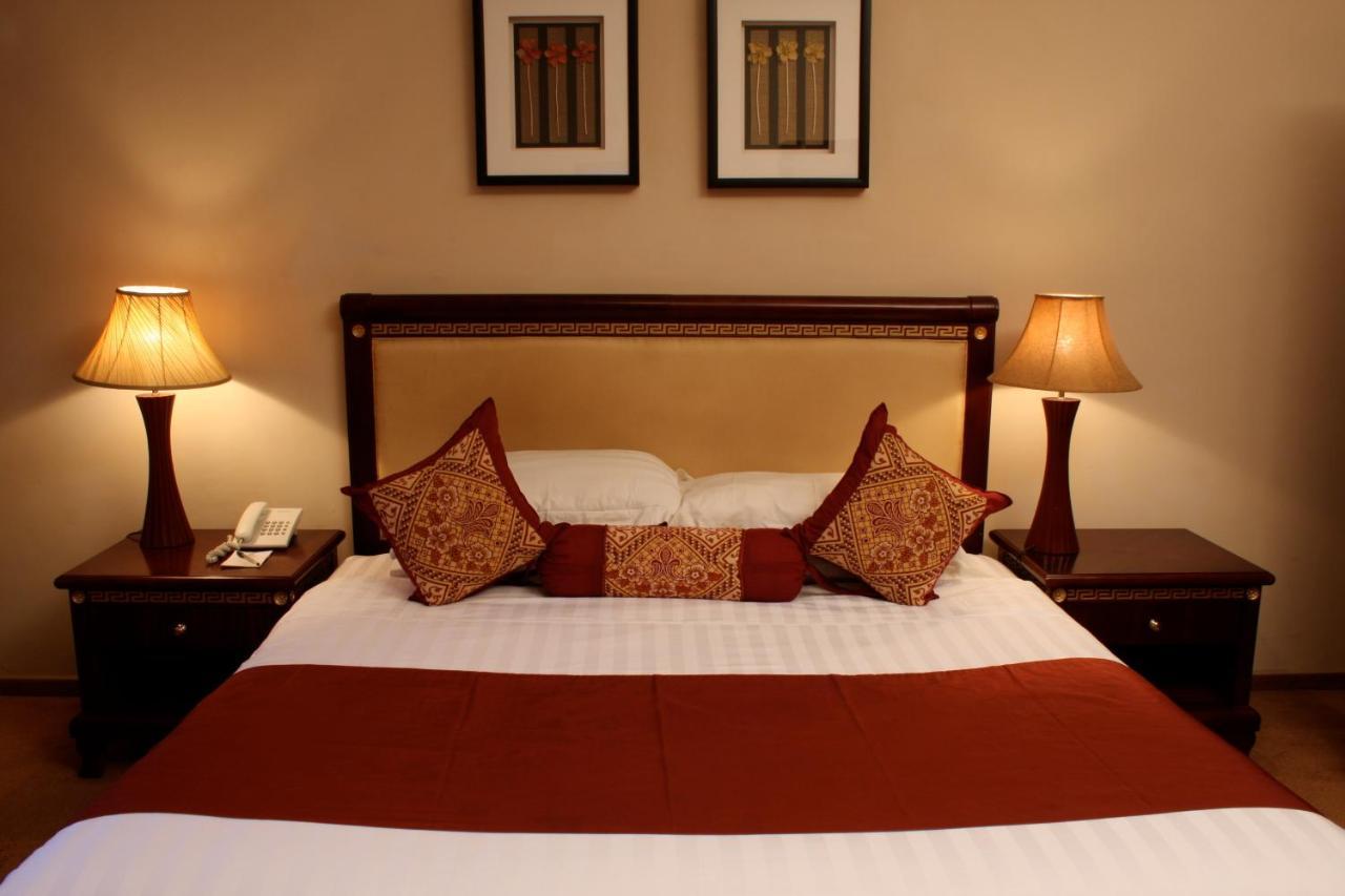Crossroads Hotel Лилонгве Экстерьер фото